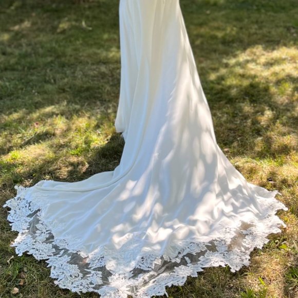 Essense of Australia Wedding Dress - style D3370 - Picture 2 of 8